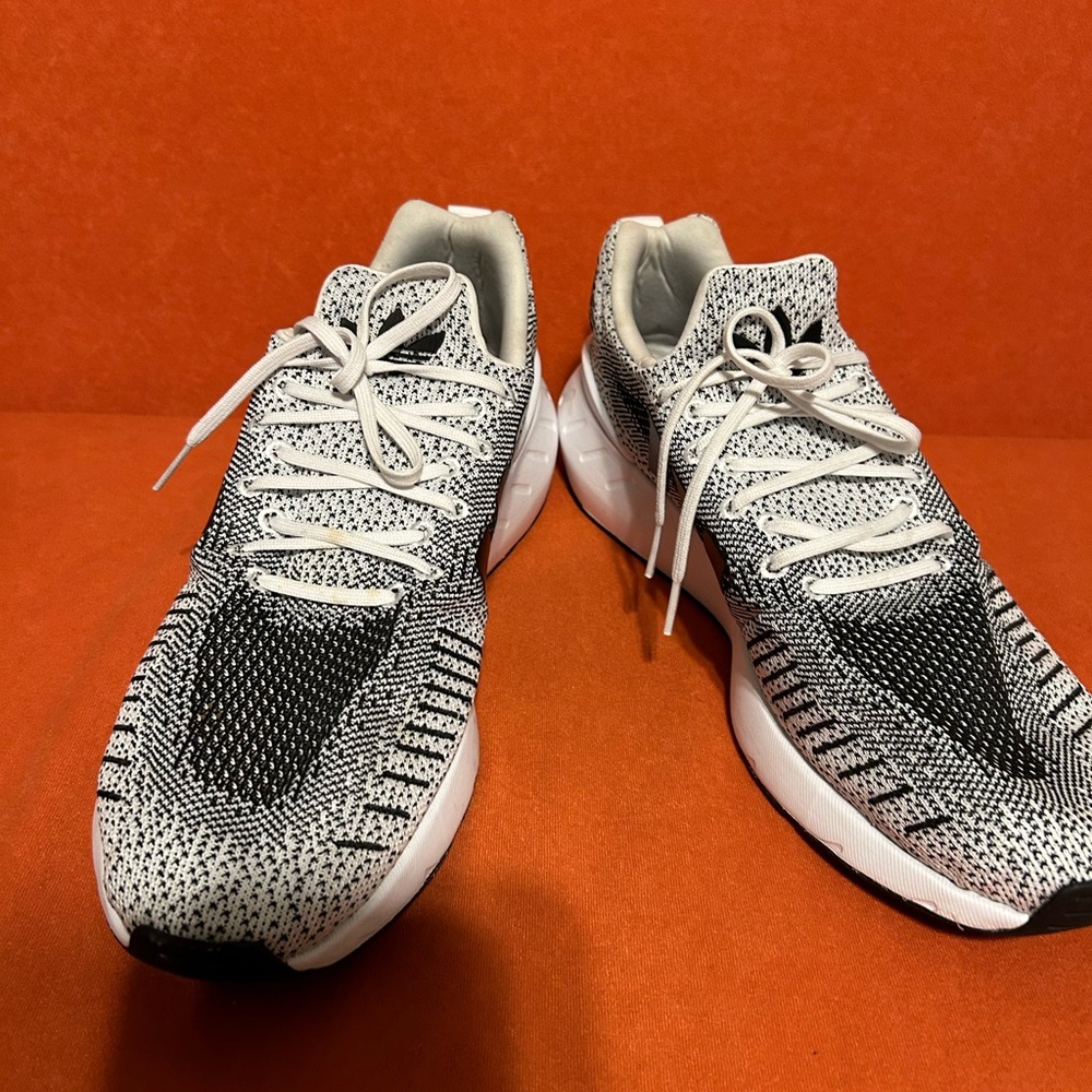 Adidas Swift Run 22 - image 8